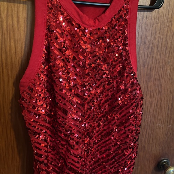 Red Sparkly Tank (Bin 1) - Picture 3 of 3